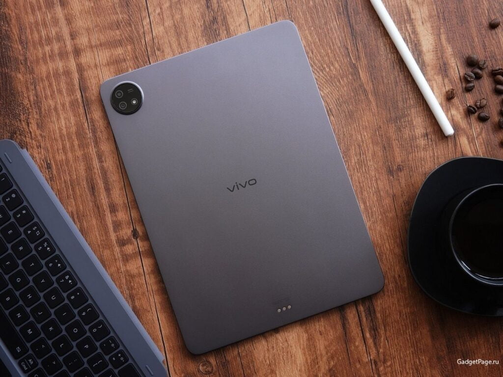 Vivo Pad 3 Pro tablet with circular camera bamp on back