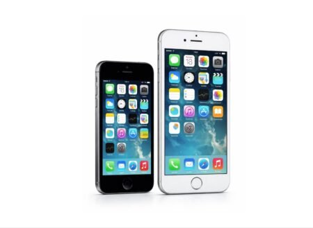 iPhone 5s and iPhone 6 shown side by side, displaying the iOS home screen, highlighting Apple’s long-term software support for older iPhone models