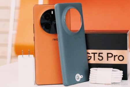 a phone with color orange which is realme gt 7 pro