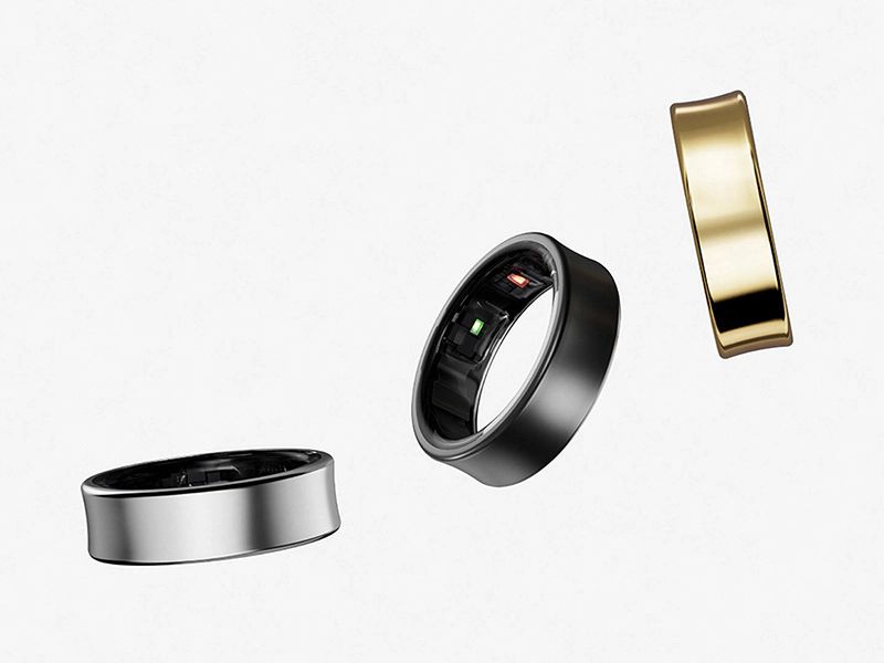 a ring device samsung galaxy ring with black and golden color variant