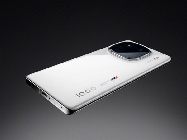 IQOO 13 Series Leaks and Key Features iqoo 13 image leaks