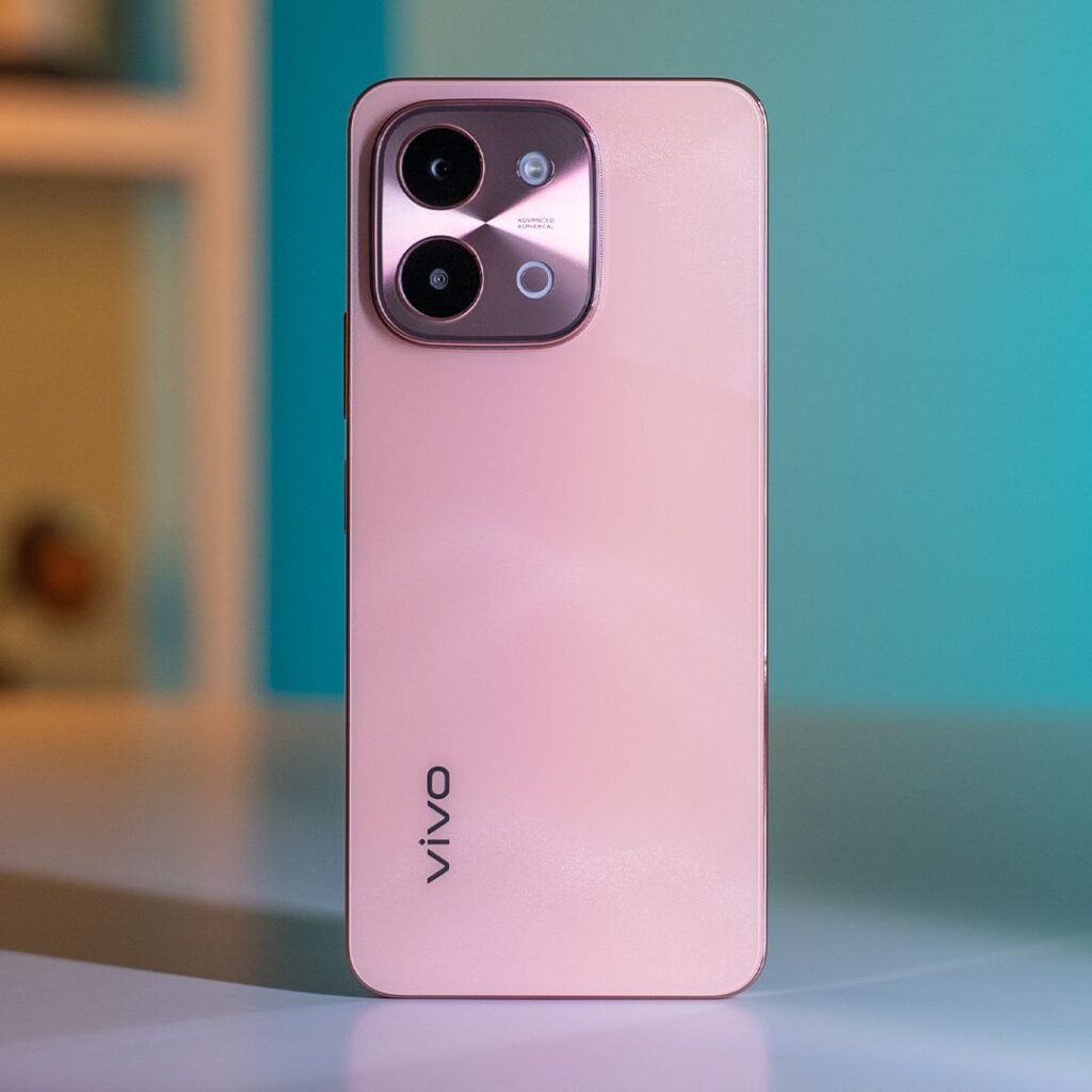 vivo y28 features gleaming orange color