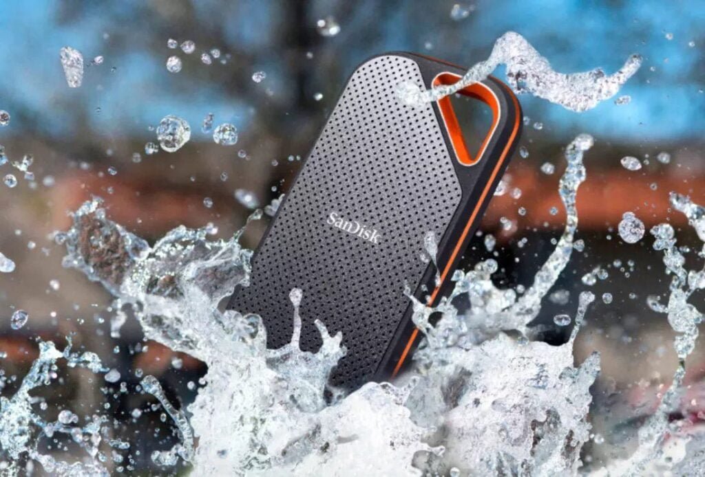 Western Digital Unveils SanDisk 4TB microSDUC UHS-I Card and 8TB SDUC UHS-I SD Card 2 a SanDisk 8TB microSDUC UHS-I memory card in a blur background water.