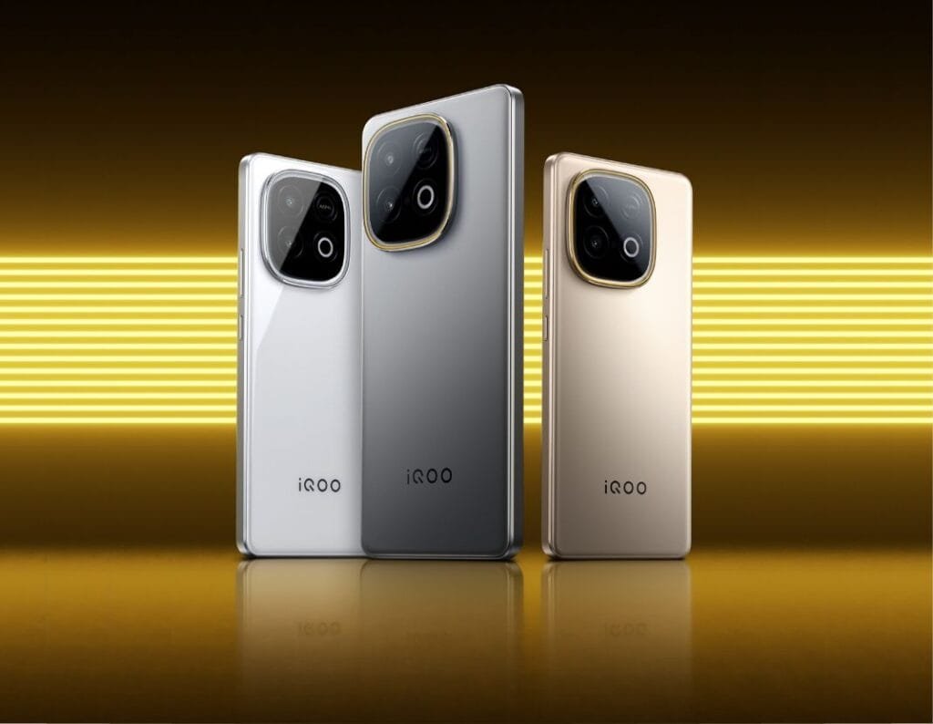 iQOO Z10 Turbo+ | Dimensity 9400+ and Massive 8000mAh Battery Three iQOO Z10 Turbo+ phones showcasing their rear camera design and color options.