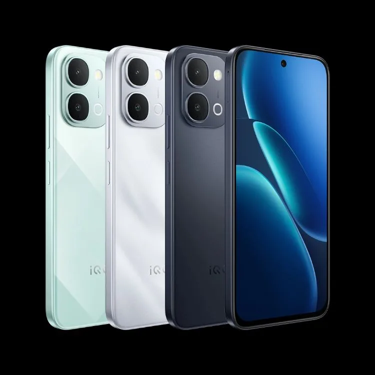 iQOO Z11, Z11x Official in China with Massive Batteries and Dimensity Chips 2 iQOO Z11x smartphones in light green, white, and dark blue, featuring glossy rear panels, dual-camera systems, and full-view front display with punch-hole.