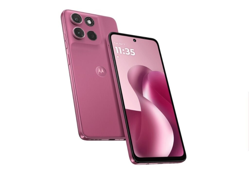 Moto G Max Launched in India with Snapdragon 6s Gen 4 and 7,000mAh Battery Motorola Moto G Max shown in pink finish, displaying front screen with time 11:35 and rear panel featuring square camera module and centered Motorola logo.